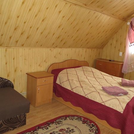 Bilyy Kamin Guest House Tatariv Værelse billede