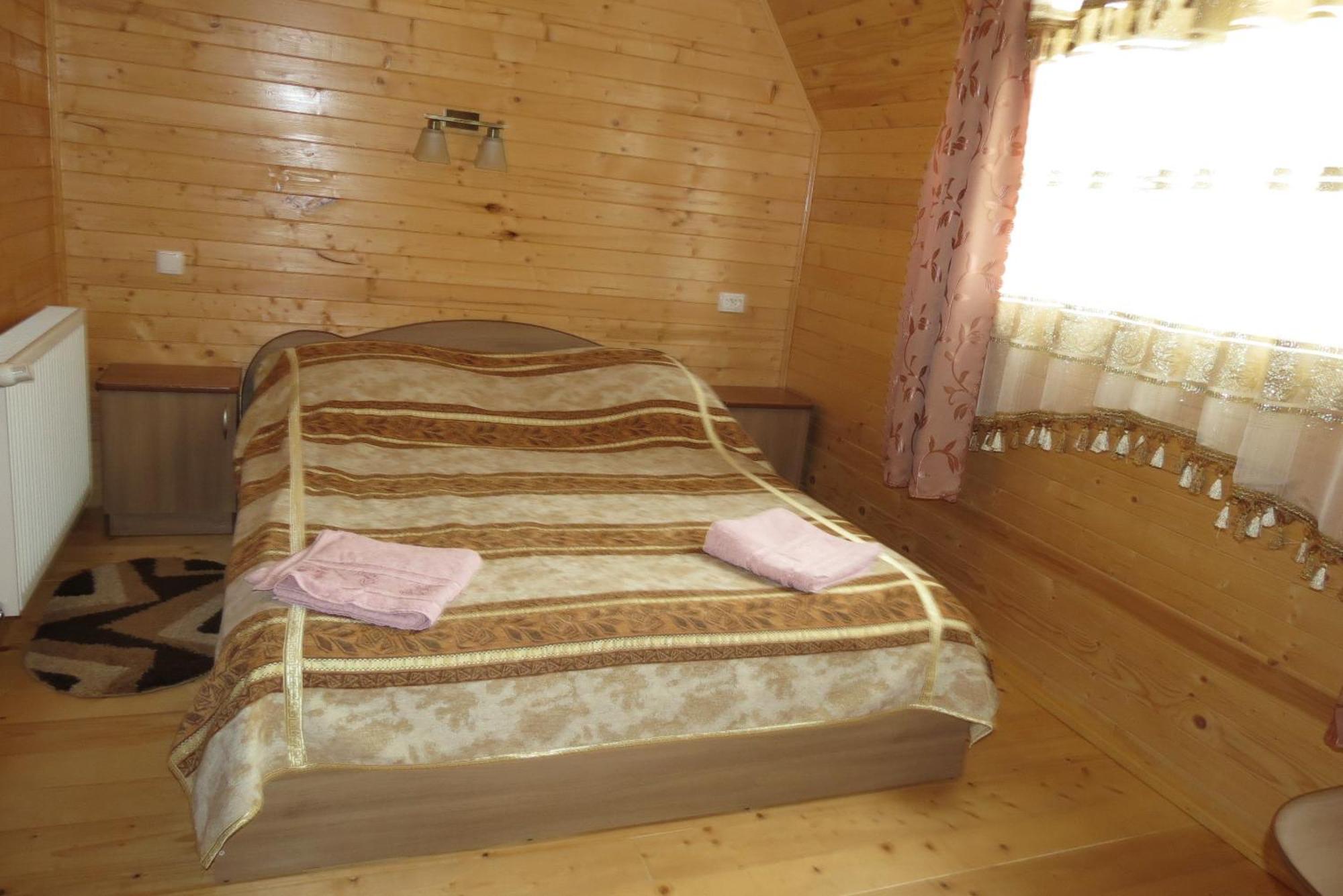 Bilyy Kamin Guest House Tatariv Værelse billede