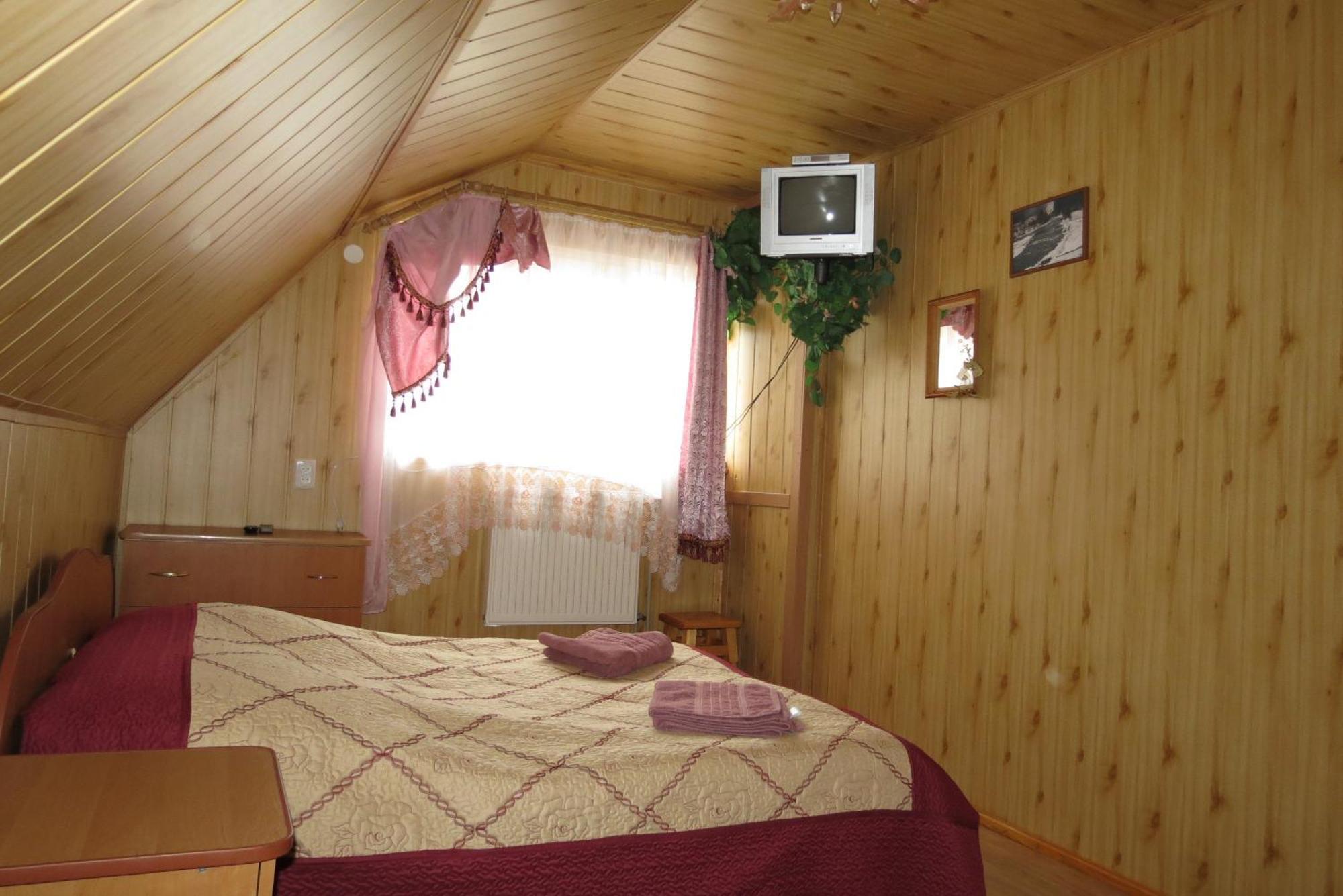 Bilyy Kamin Guest House Tatariv Værelse billede