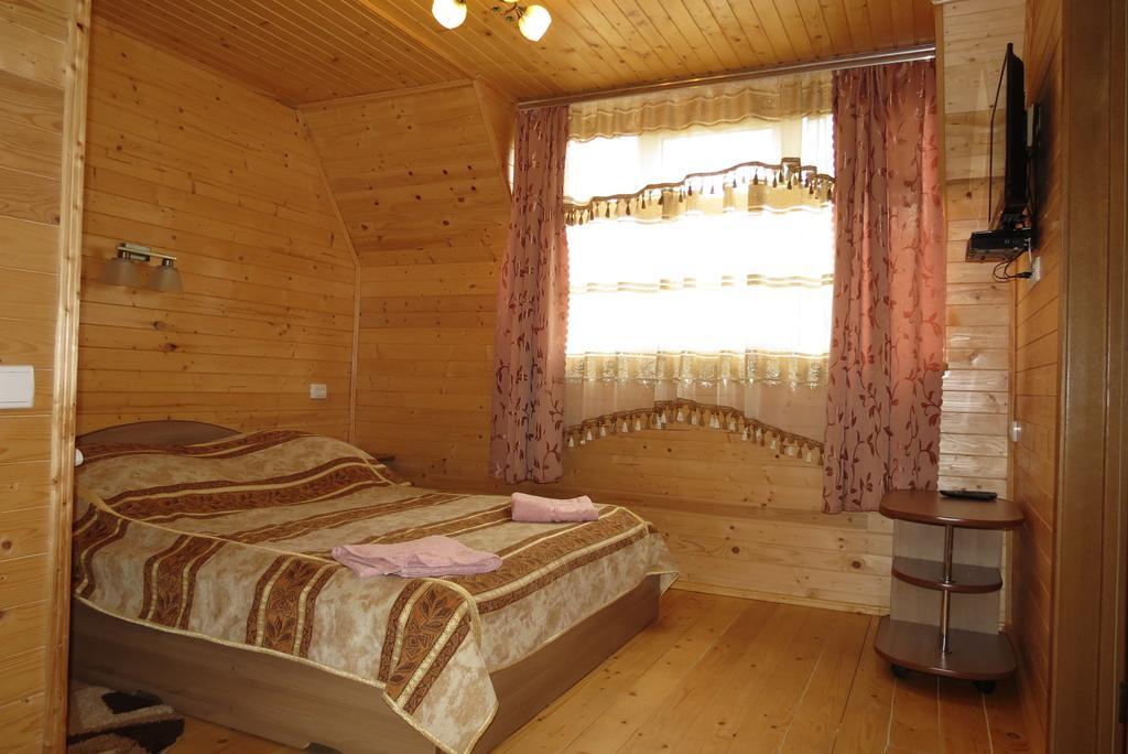 Bilyy Kamin Guest House Tatariv Værelse billede
