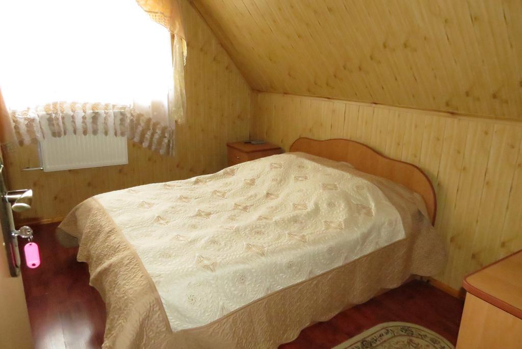 Bilyy Kamin Guest House Tatariv Værelse billede
