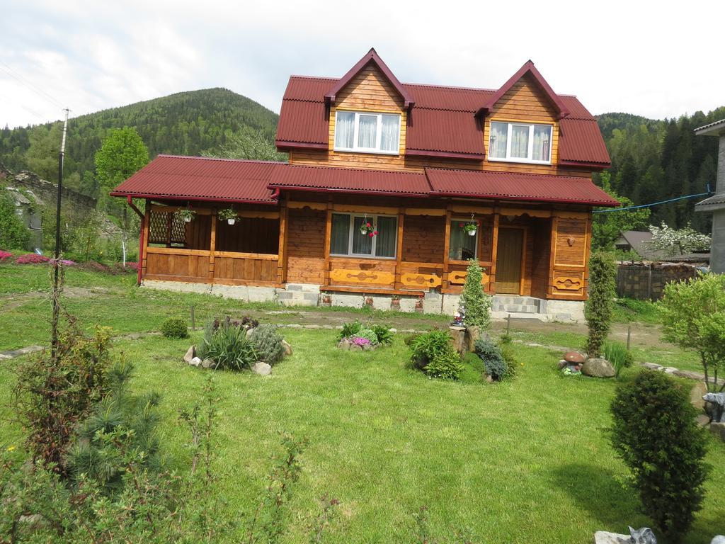 Bilyy Kamin Guest House Tatariv Eksteriør billede