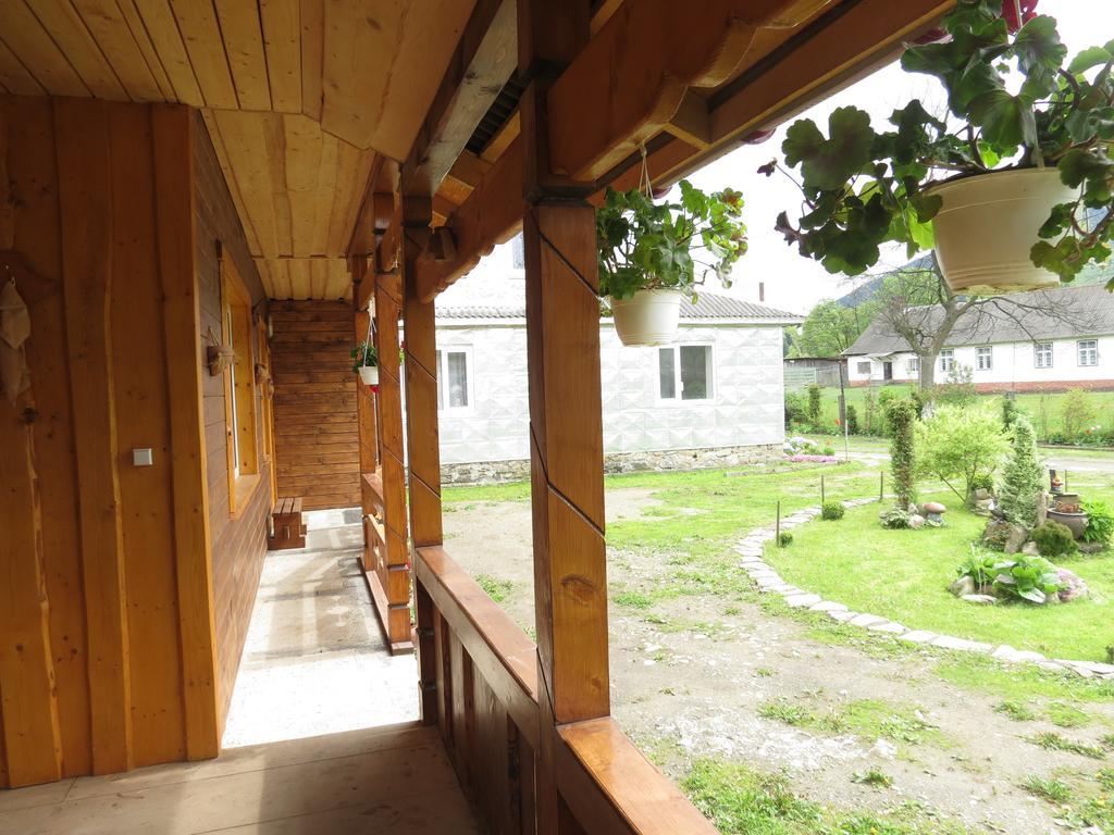 Bilyy Kamin Guest House Tatariv Eksteriør billede